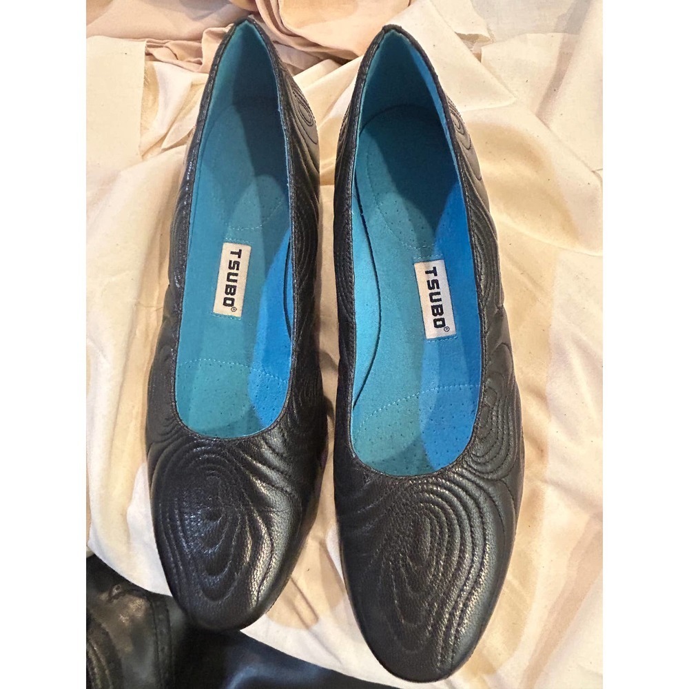 Tsubo leather slip on kitten heeled shoes, size 8